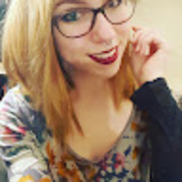 Meet your Posher, Nikki - Picture 2 of 2